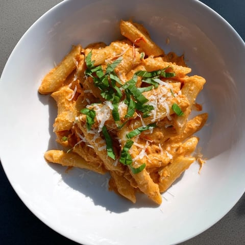 Vibrant image: Sun-Dried Tomato & Cottage Cheese Pasta Sauce, creamy and ready to coat pasta perfectly.