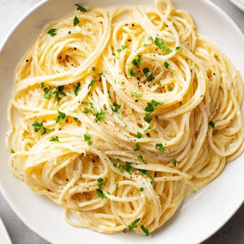 Creamy Three-Cheese Spaghetti